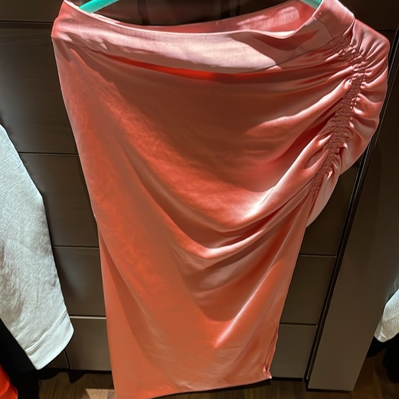 Smythe 2 piece peach dress. - Picture 3 of 9